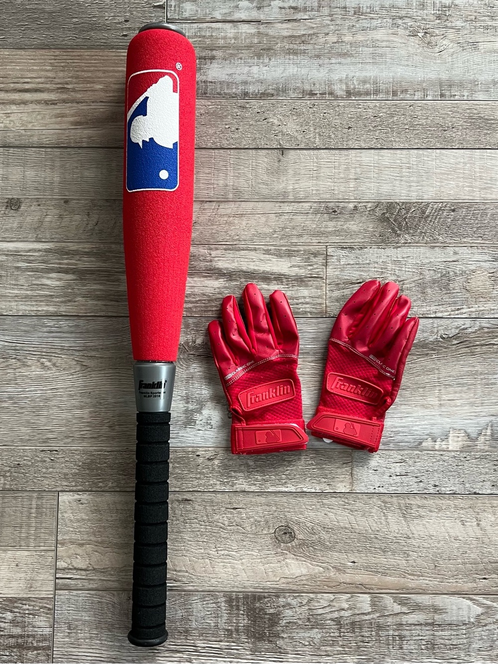 Franklin Youth Foam Baseball Bat and Batting Gloves Size XS